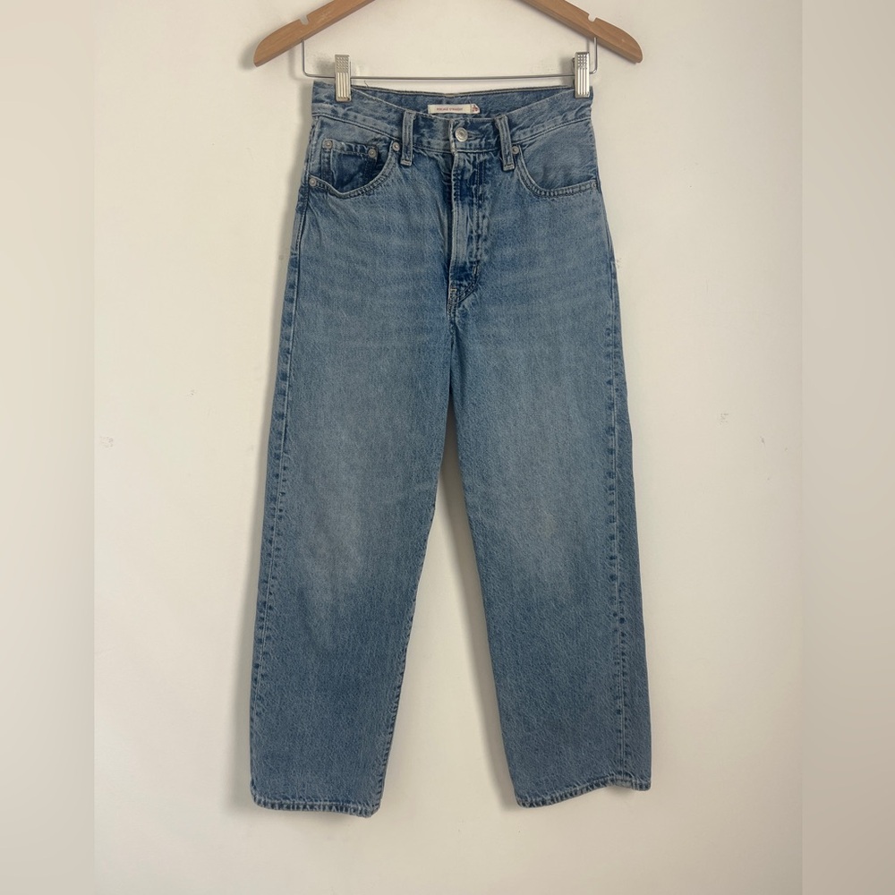Levi's Women's Size 26 Wellthread Ribcage Straight Jeans In Medium Light Wash - Picture 3 of 15